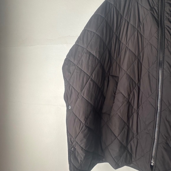 Zella Black Quilted Hooded Poncho Zip Front Diamond Stitch Cape with Pockets - Picture 11 of 15